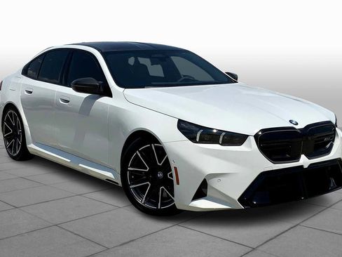 Used 2026 BMW M5 w/ Carbon Package image 3