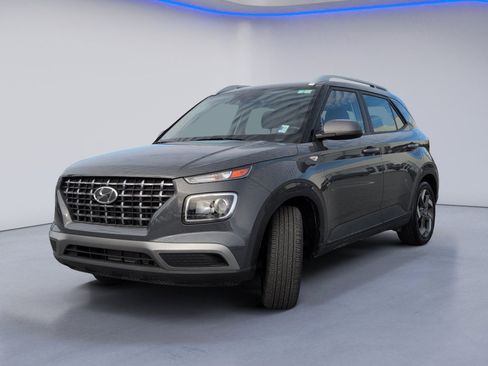 Used 2023 Hyundai Venue SEL w/ Cargo Package image 11