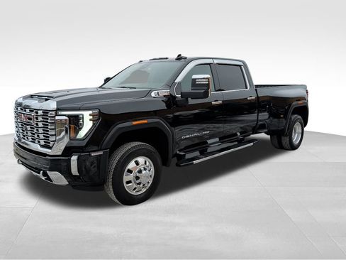 Used 2025 GMC Sierra 3500 Denali w/ Denali Reserve Package image 3