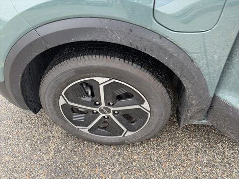 Used 2023 Kia Niro EX w/ EX Cold Weather Package FWD image 24