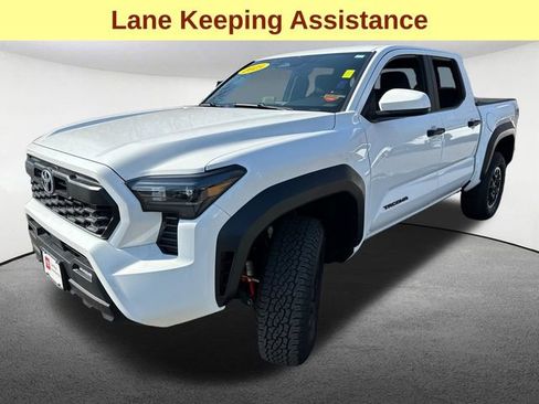 Certified 2025 Toyota Tacoma TRD Off-Road image 5