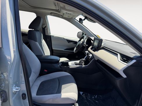 Used 2022 Toyota RAV4 XLE w/ Convenience Package AWD/4WD image 19