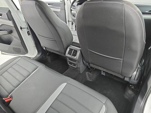 Certified 2024 Volkswagen Taos SEL image 11