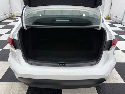 Used 2024 Toyota Corolla LE image 4