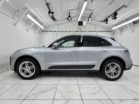 Certified 2022 Porsche Macan image 15