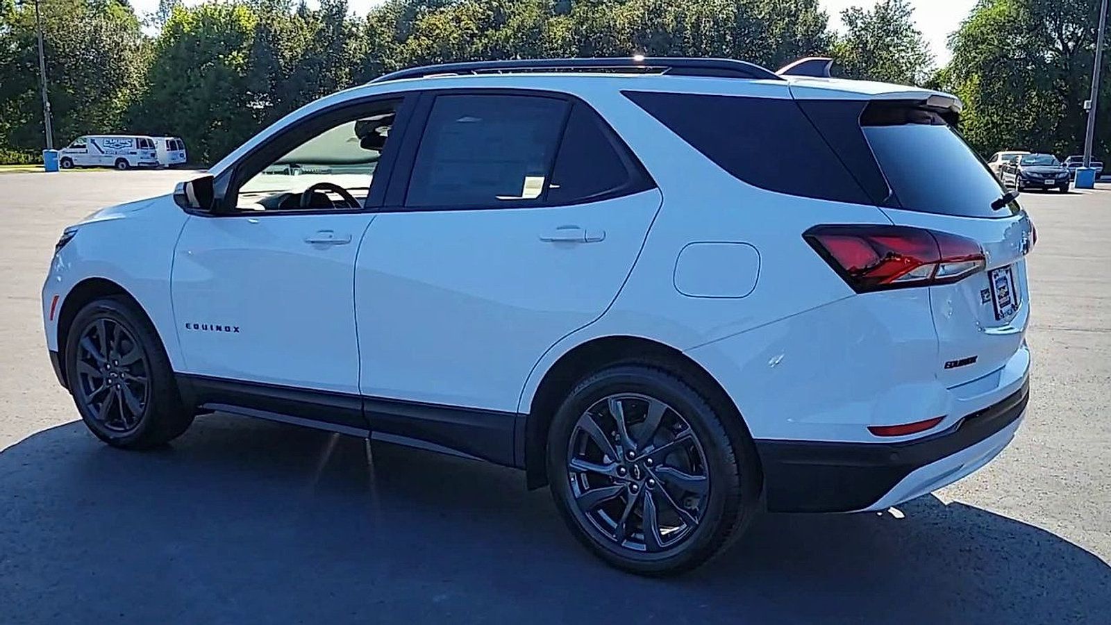 Used 2024 Chevrolet Equinox RS FWD image 6