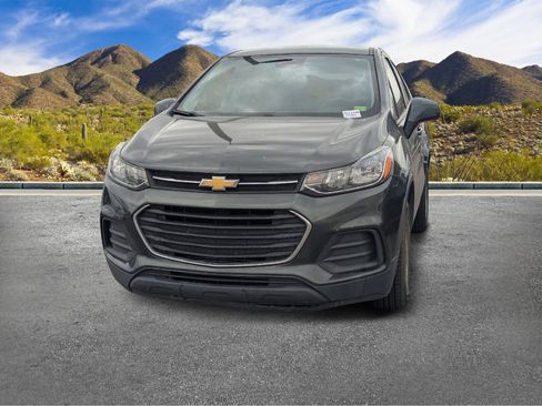 Used 2020 Chevrolet Trax LS w/ LPO, Cargo Package image 2
