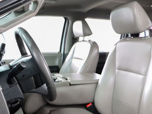 Used 2022 Ford F250 XL w/ Power Equipment Group image 24