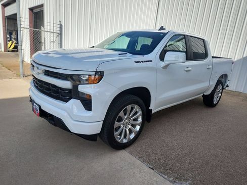 Used 2026 Chevrolet Silverado 1500 Custom w/ LPO, Dark Essentials Package RWD image 4