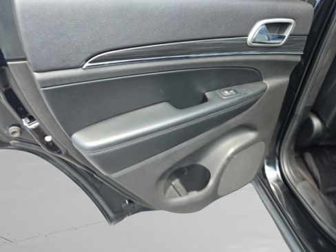 Used 2019 Jeep Grand Cherokee Limited w/ Luxury Group II RWD image 22