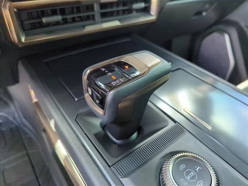 Used 2025 GMC Hummer EV 2X w/ LPO, Illumination Package AWD/4WD image 10