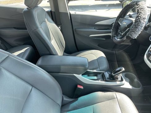 Used 2020 Chevrolet Bolt Premier w/ Infotainment Package FWD image 12