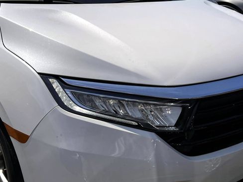 Used 2024 Honda Odyssey EX image 9