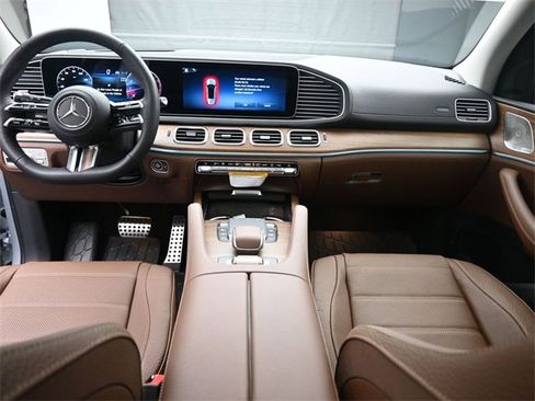 New 2026 Mercedes-Benz GLS 450 4MATIC image 9