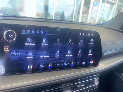 Used 2024 Chevrolet Traverse LS FWD image 7