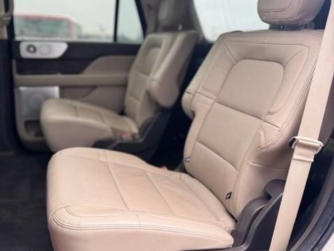 Certified 2024 Lincoln Navigator Reserve AWD/4WD image 28