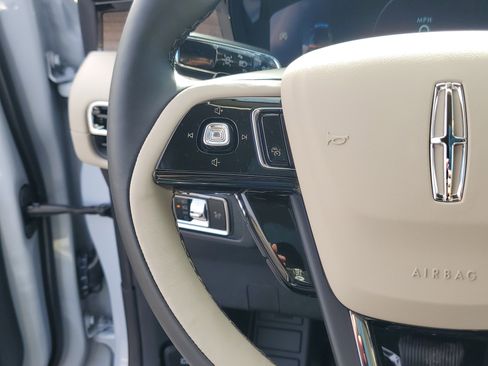 New 2026 Lincoln Corsair Reserve w/ Jet Appearance Package image 17