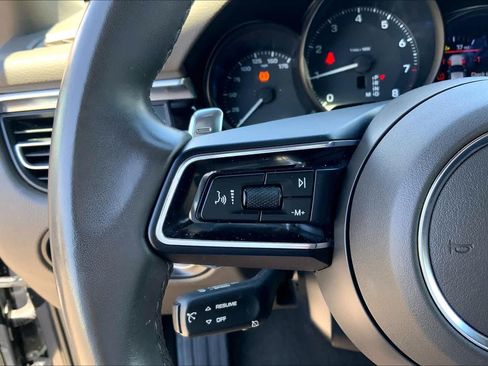 Used 2022 Porsche Macan AWD/4WD image 19