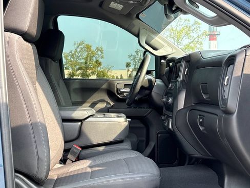 Used 2024 Chevrolet Silverado 2500 Custom w/ Custom Value Package AWD/4WD image 17