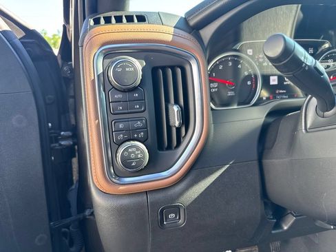 Used 2021 Chevrolet Silverado 1500 High Country AWD/4WD image 32