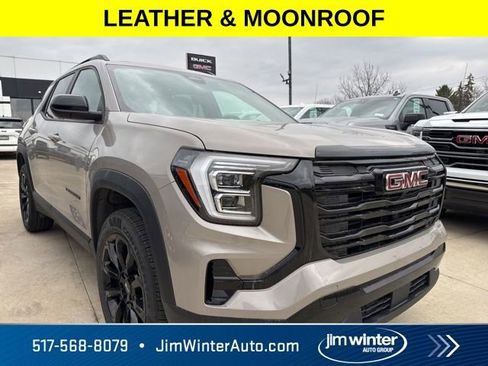 Used 2025 GMC Terrain Elevation w/ Elevation Premium Package image 2