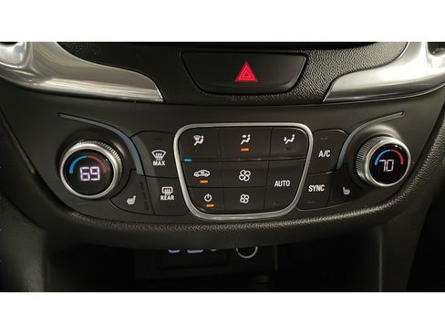 Used 2019 Chevrolet Equinox LT image 13