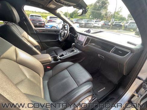 Used 2018 Porsche Macan Sport Edition AWD/4WD image 38