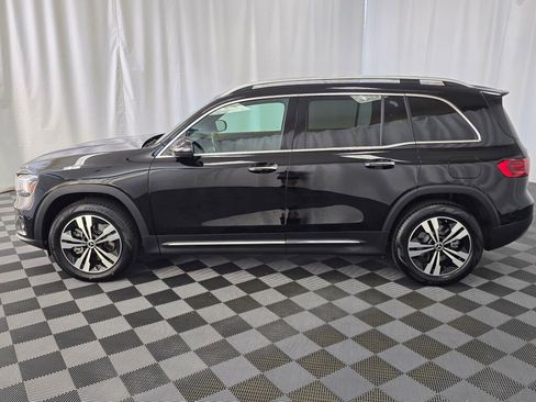 Used 2025 Mercedes-Benz GLB 250 4MATIC image 3