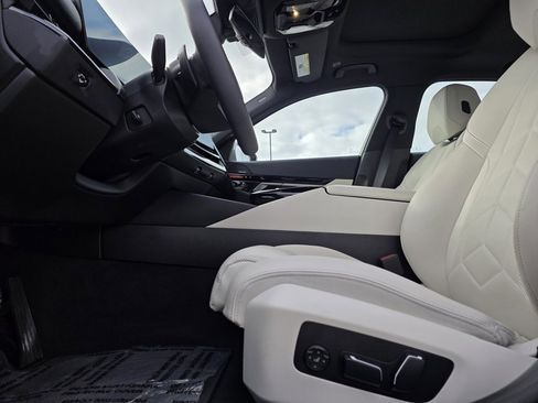 Used 2024 BMW 530i image 10