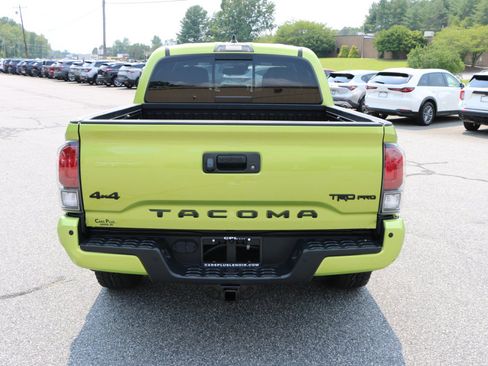 Used 2022 Toyota Tacoma SR5 AWD/4WD image 4