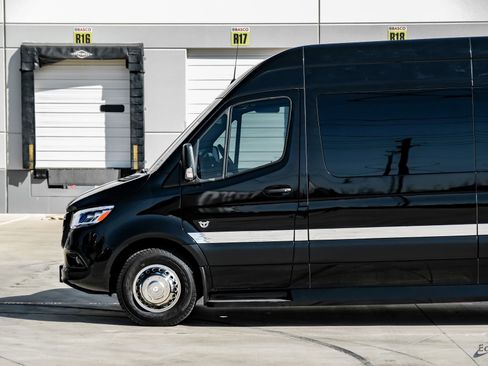 Used 2023 Mercedes-Benz Sprinter 3500 image 6
