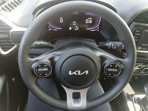 Certified 2025 Kia Soul LX w/ LX Technology Package FWD image 14