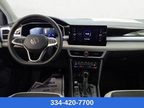 New 2025 Volkswagen Taos SE image 9