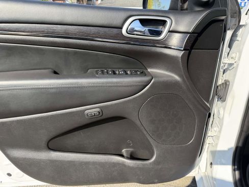 Used 2018 Jeep Grand Cherokee High Altitude AWD/4WD image 17