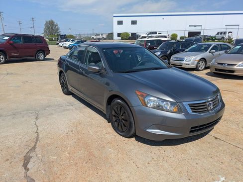 Used 2010 Honda Accord LX image 3