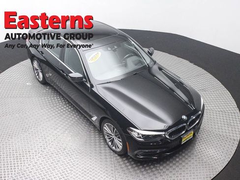 Used 2019 BMW 530i xDrive w/ Convenience Package AWD/4WD image 3