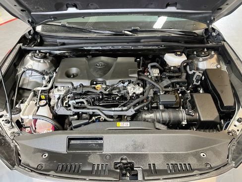 Used 2025 Toyota Camry SE FWD image 29