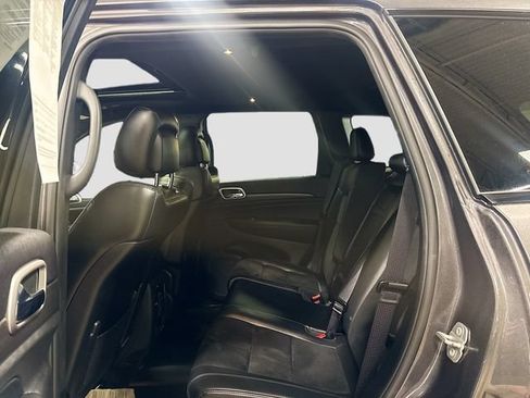 Used 2018 Jeep Grand Cherokee Altitude AWD/4WD image 21