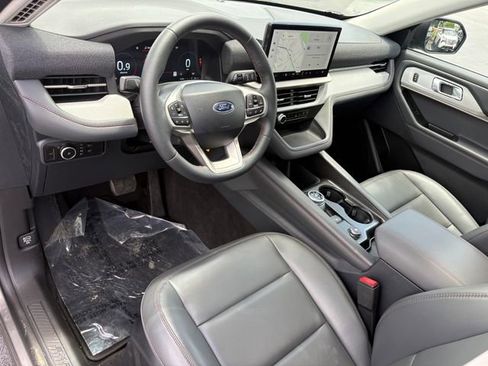 Used 2026 Ford Explorer Active w/ Active Comfort Package AWD/4WD image 24
