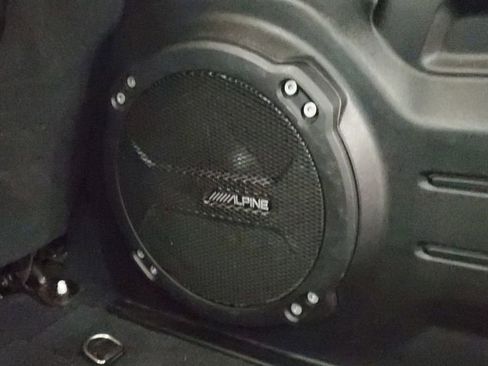 Used 2018 Jeep Wrangler Unlimited Sahara image 9