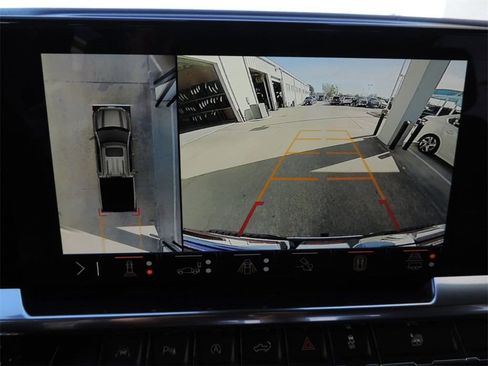 Certified 2025 GMC Sierra 1500 SLT image 29