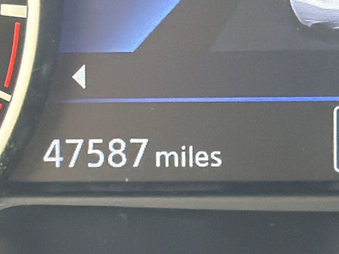 Certified 2023 Nissan Maxima SR w/ Sport Mat Group image 28