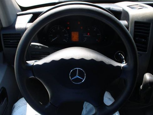 Used 2012 Mercedes-Benz Sprinter 2500 image 9