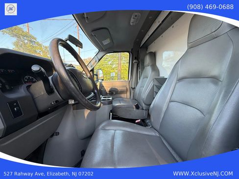 Used 2015 Ford E-350 and Econoline 350 Super Duty image 8