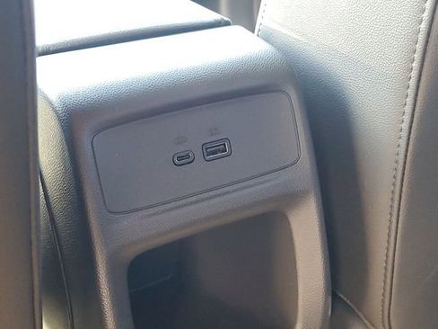 Used 2025 Buick Envista Preferred w/ Convenience II Package FWD image 32