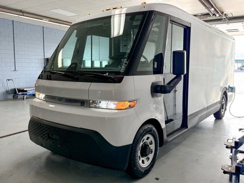 Used 2024 Chevrolet Brightdrop 600 w/ Commercial Equipment Package AWD/4WD image 3