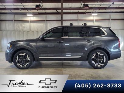Used 2024 Kia Telluride S w/ S Sunroof Package