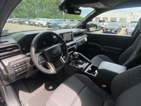 Used 2026 Toyota Tacoma SR5 AWD/4WD image 19