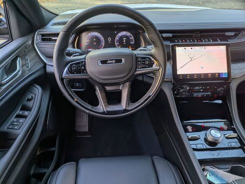 New 2025 Jeep Grand Cherokee L Overland w/ Advanced Protech Group III image 14