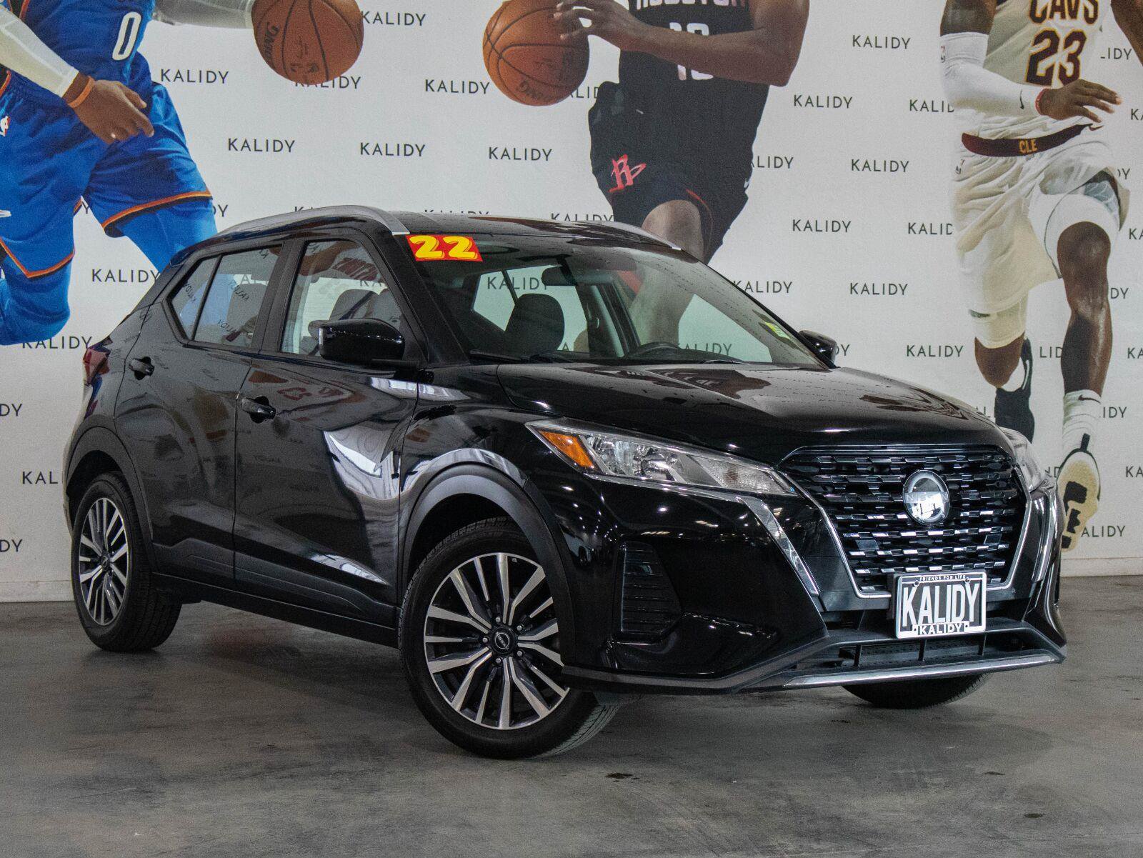 Used 2022 Nissan Kicks SV FWD image 2